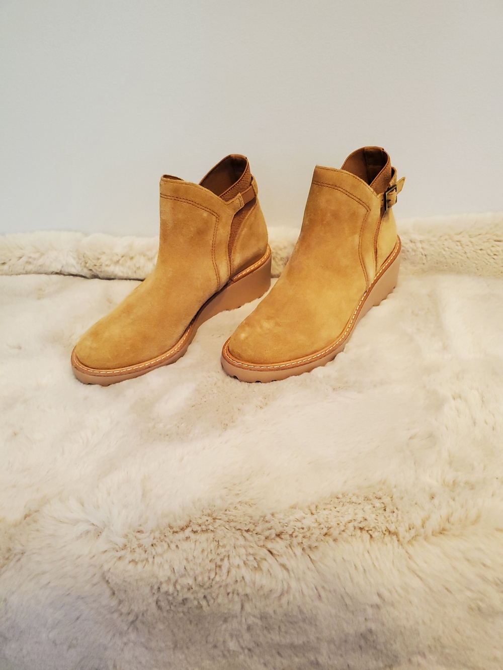 Gianni Bini Tan Suede Wedge Ankle Boots Size 7B Buckle Lug Sole